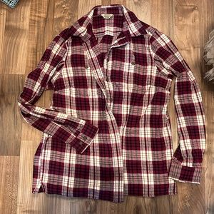 Duluth trading co. Size L purple 💯 cotton button up